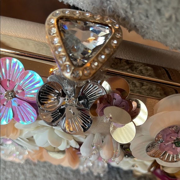 Kelly & Katie Multicolor Floral Clutch with beading and 3D flowers NWT - Picture 3 of 10